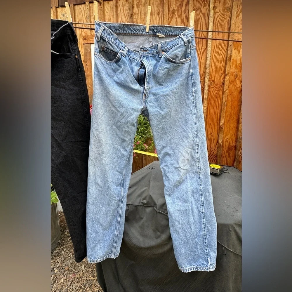 Levi’s 505 Perfectly broke-in Jeans-see pics label 40” x32” (actual 40” x 29.5”)